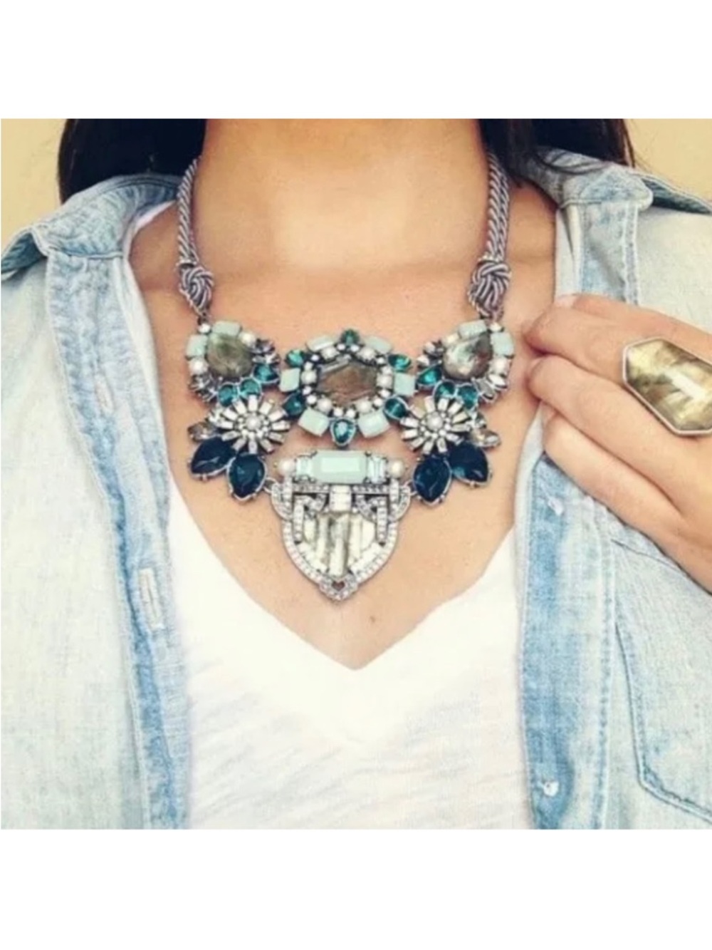 ❗️Chloe & Isabel Statement Crystal Bib Necklace in Teal and Olive MSRP $228!